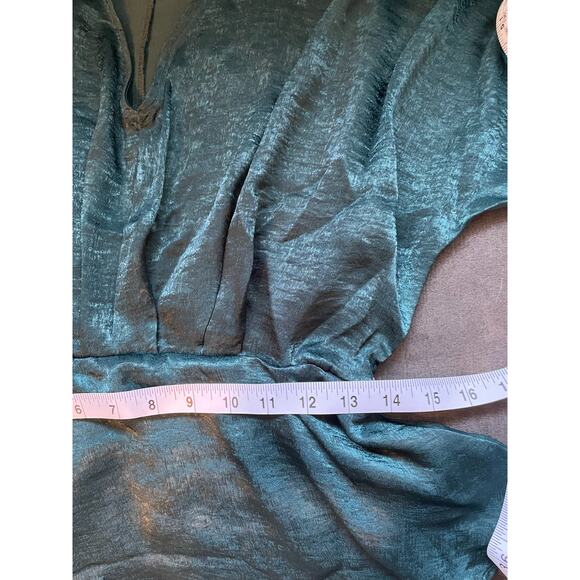 Six/Fifty Opal top in Hunter Emerald Green Blouse Size Small Womens New - Picture 8 of 8